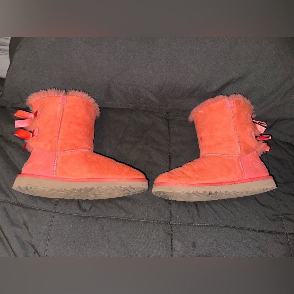 Pink UGG- Big Kids Bailey Bow II Boot size 6 - Picture 4 of 11